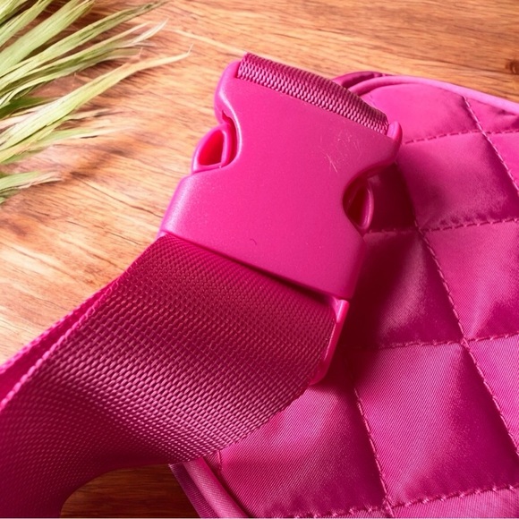JUICY COUTURE Quilted Crossbody Belt Bag Waist Fanny Pack – Hot Pink - Picture 9 of 10